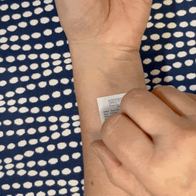 'No Pain No Gain' temporary tattoo being applied – fitness motivation quote for athletes and gym lovers